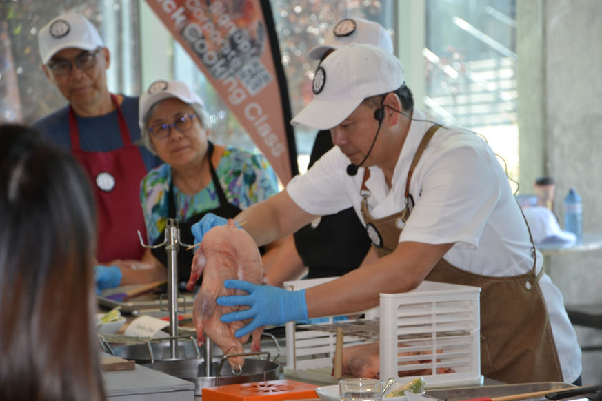 How Professional Peking Duck Techniques Are Being Taught at Home